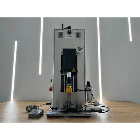 Półautomatyczna zakręcarka CC-1000 5